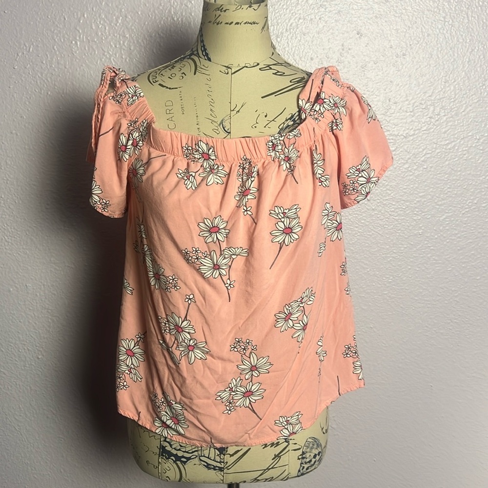 Blouse with flower print